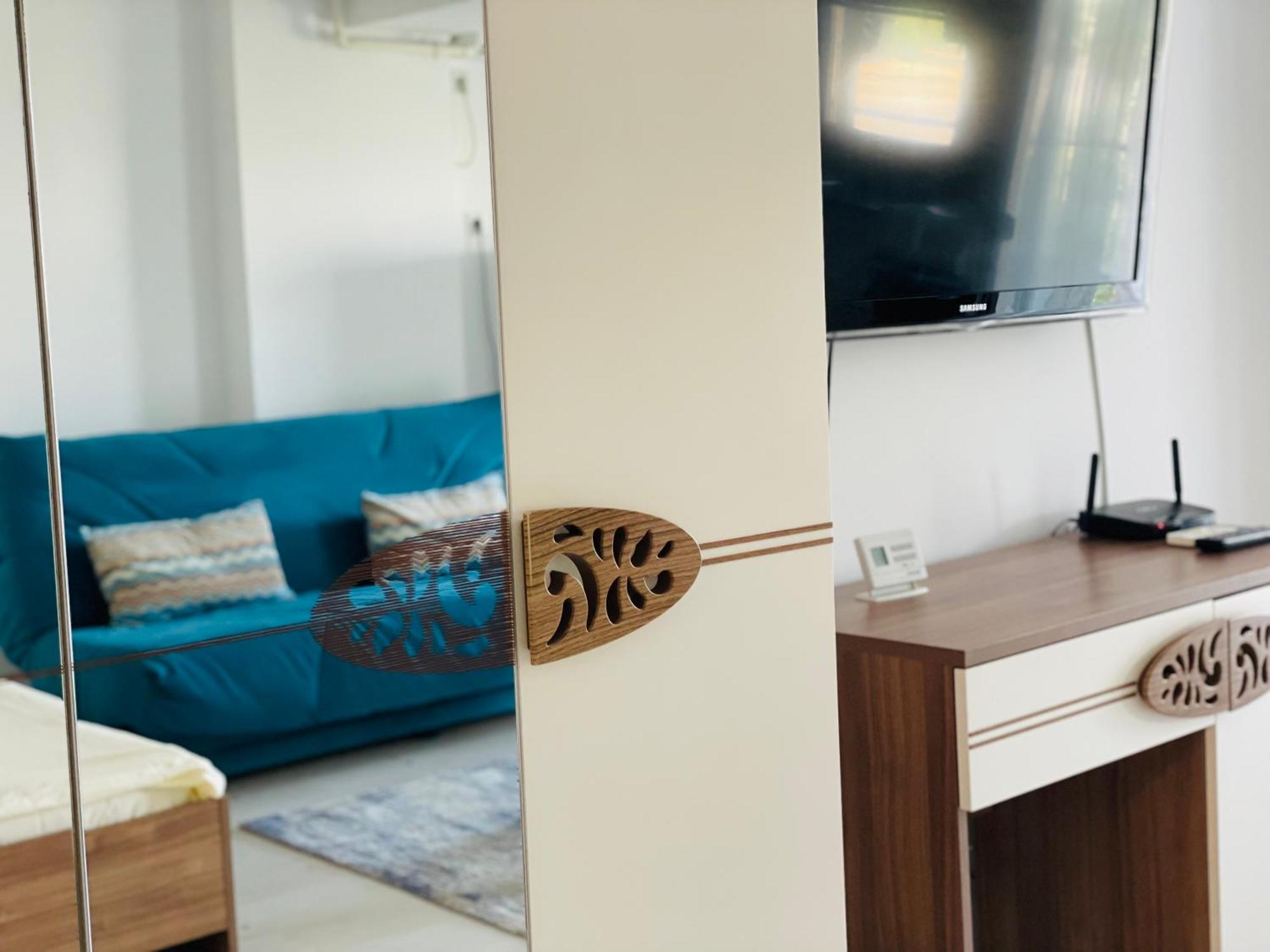 Airplane Plaza Apartment Otopeni Ngoại thất bức ảnh