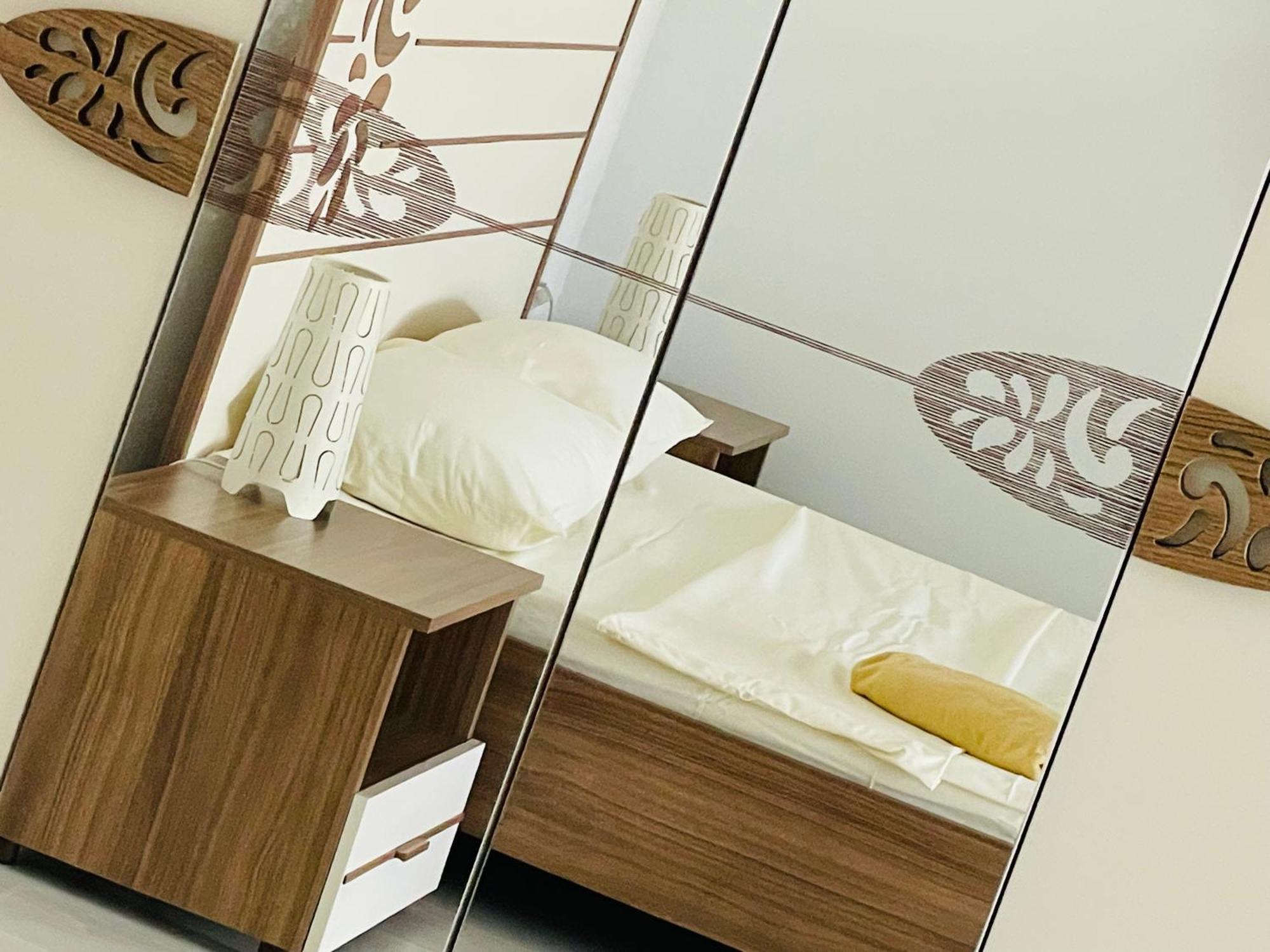 Airplane Plaza Apartment Otopeni Ngoại thất bức ảnh